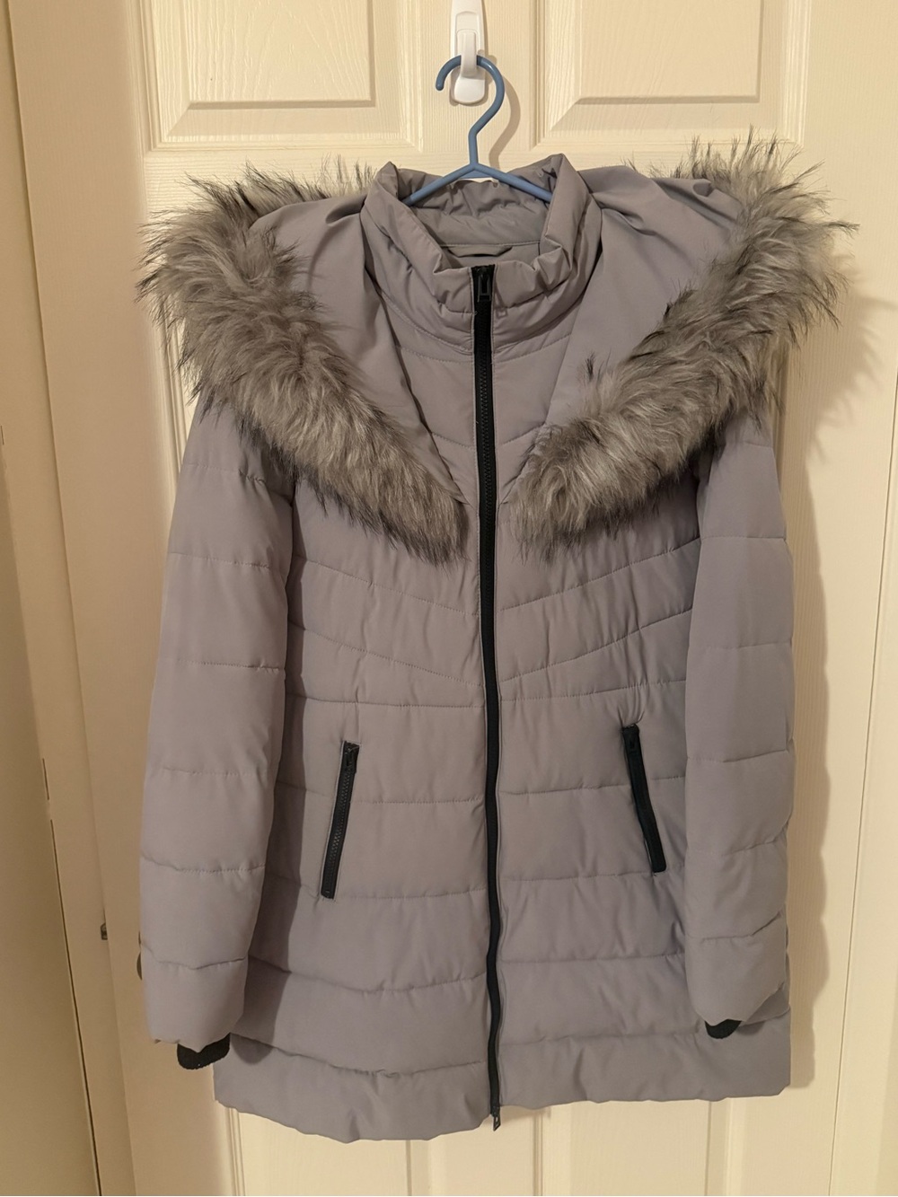 Reitmans Light Gray Quilted Hooded Puffer with Faux Fur Trim